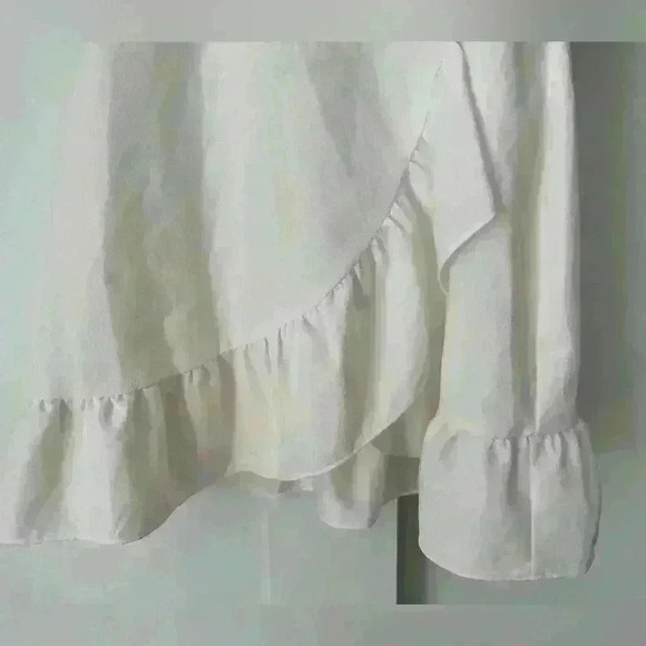 TOPSHOP White Ruffled Wrap Mini Dress | size 2 - Picture 4 of 12